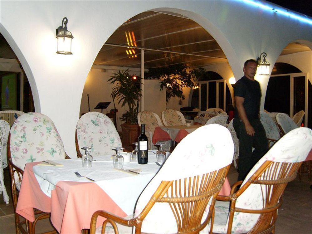 Hostal Talamanca กาลาดอร์ ภายนอก รูปภาพ