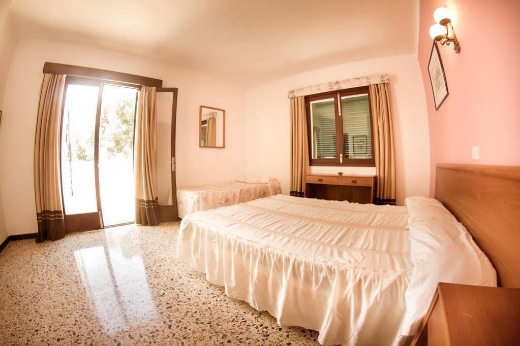 Hostal Talamanca กาลาดอร์ ภายนอก รูปภาพ