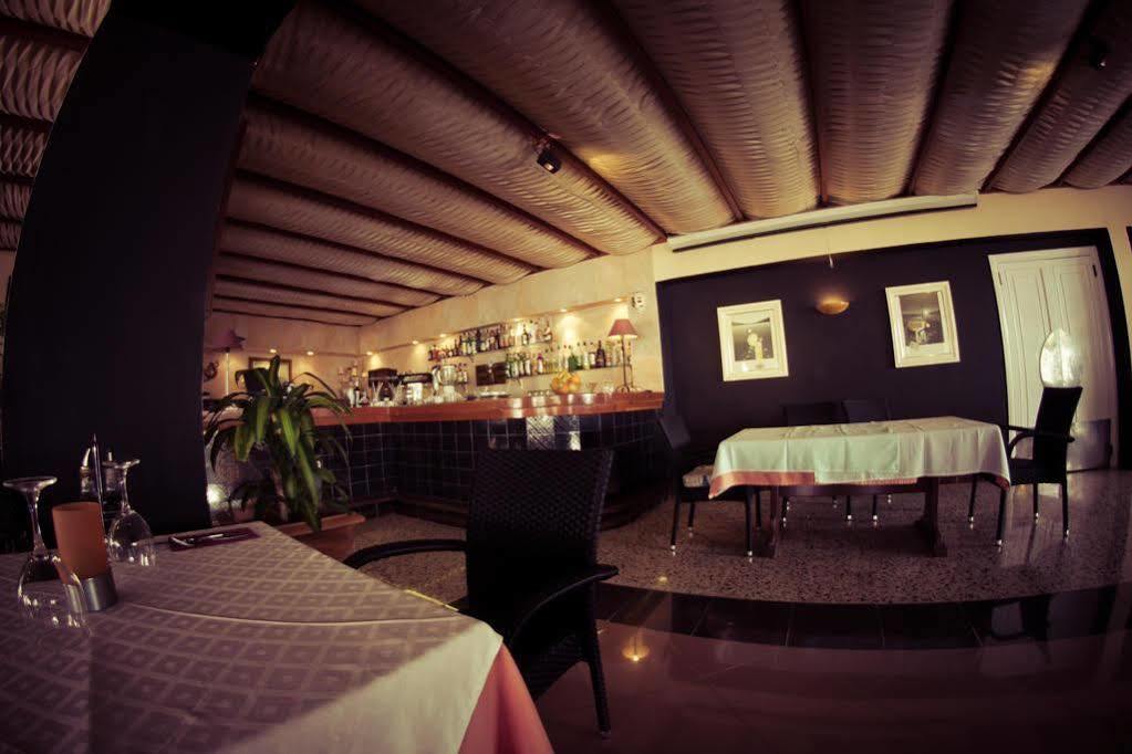 Hostal Talamanca กาลาดอร์ ภายนอก รูปภาพ